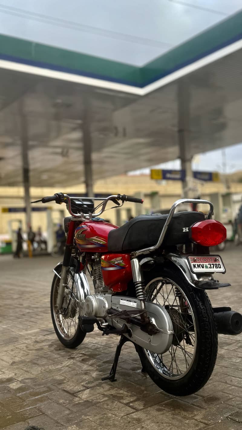 United 125 0