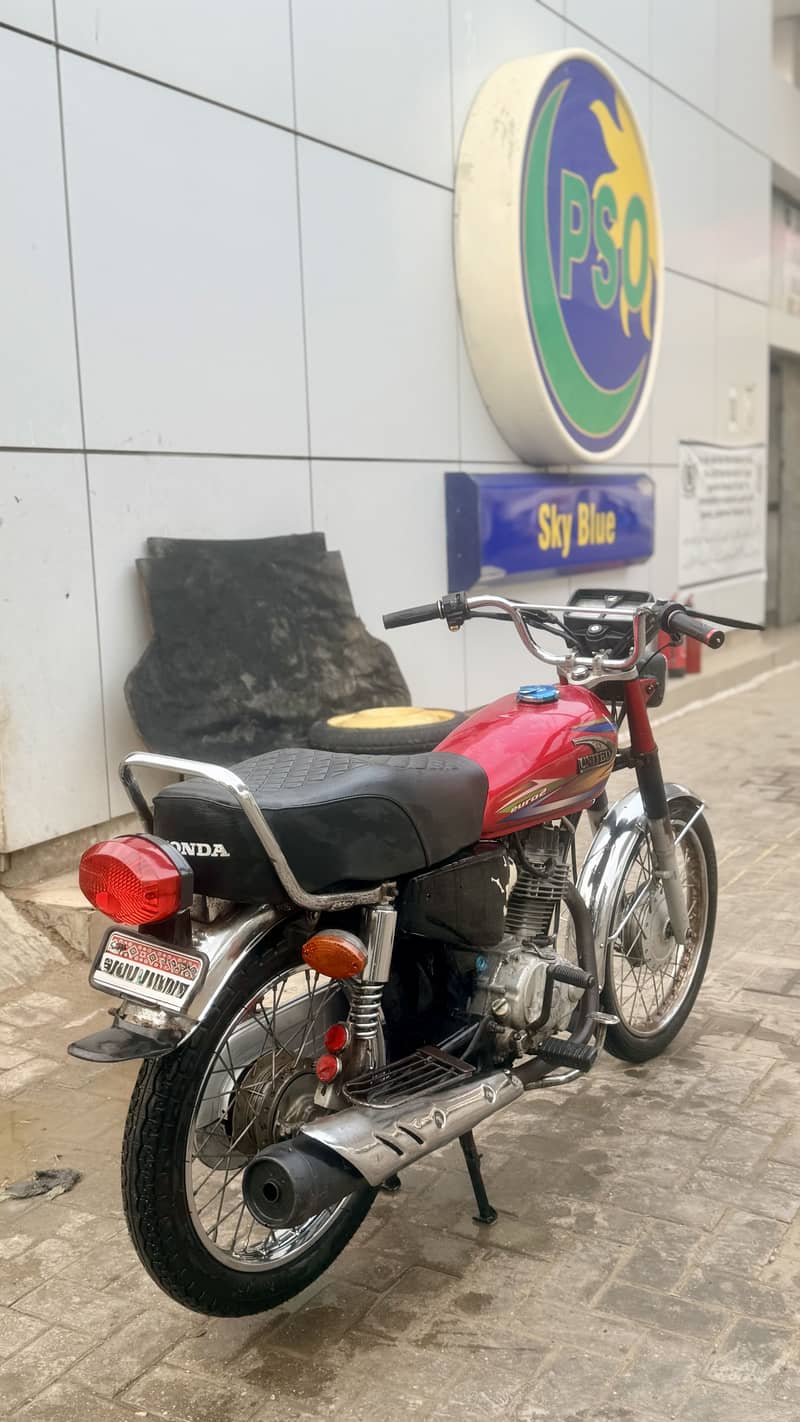 United 125 3