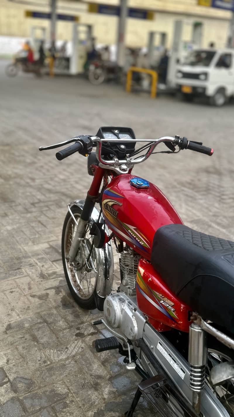 United 125 7