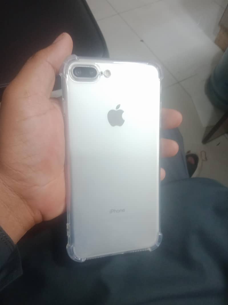 Apple iPhone 7 Plus 1