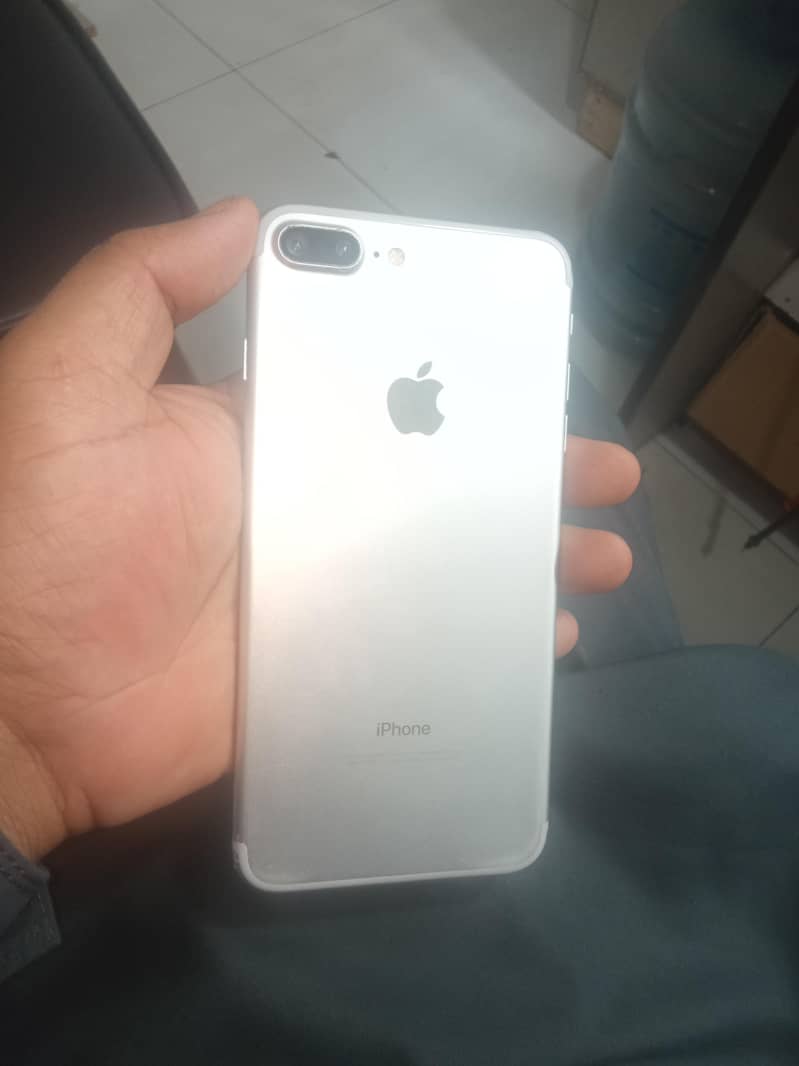 Apple iPhone 7 Plus 3