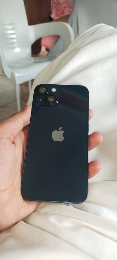 Apple iPhone 13