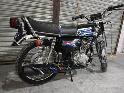 Honda 125 new lock 10by10 condishin