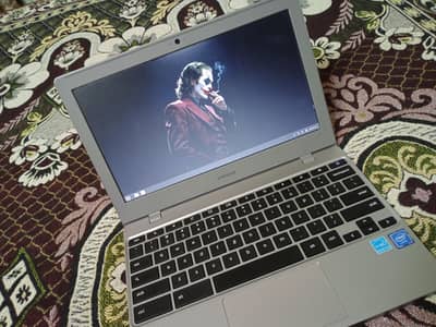 Samsung 04 perfect condition memory 4 32 with charging