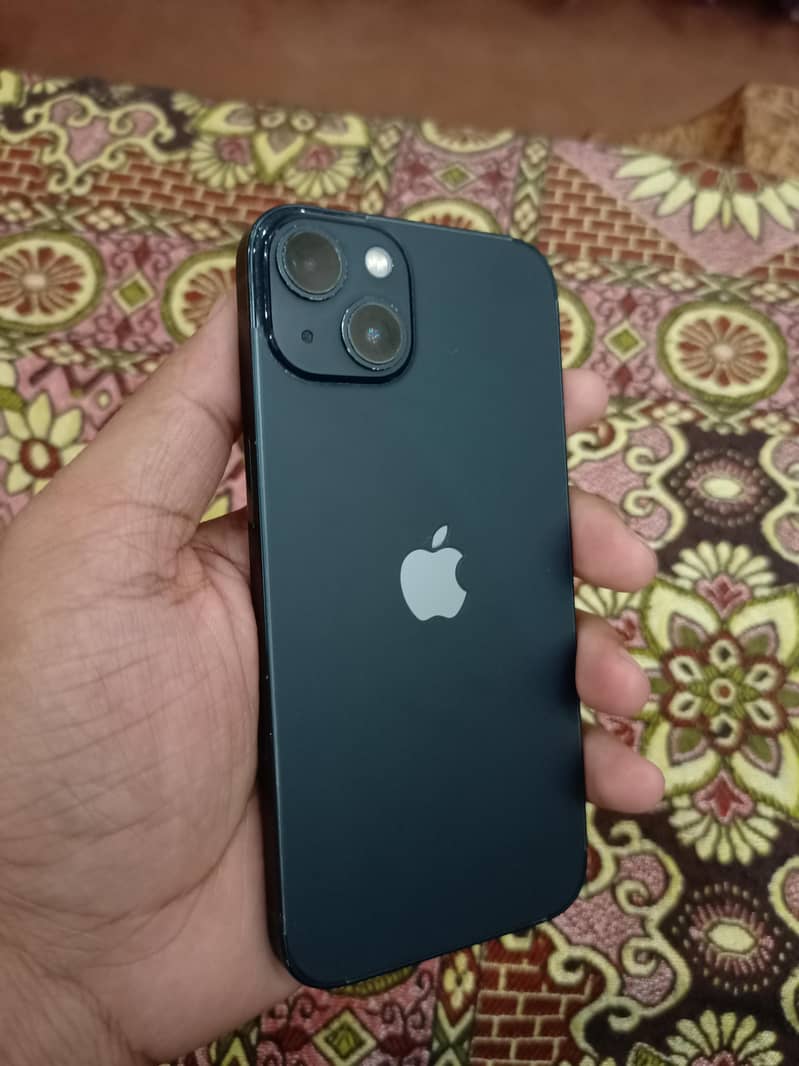 iPhone 13jv working awesomely 128 10/10 condition 1