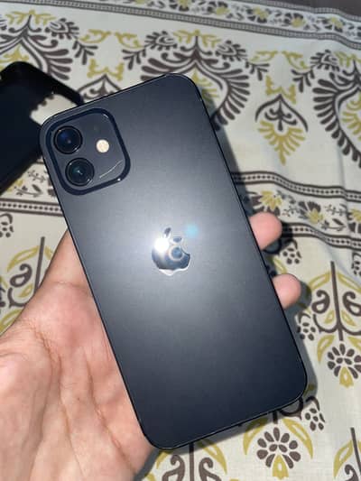 Apple iPhone 12