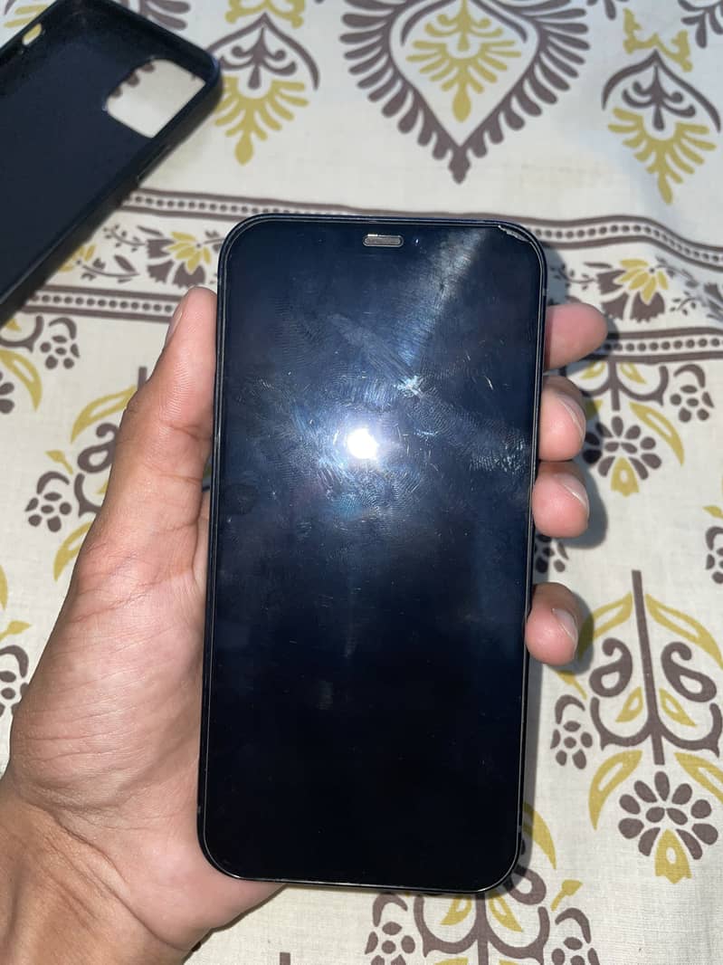 Apple iPhone 12 4
