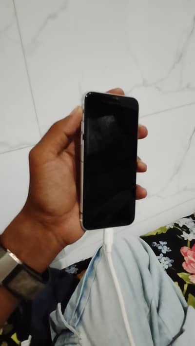 Apple iPhone SE