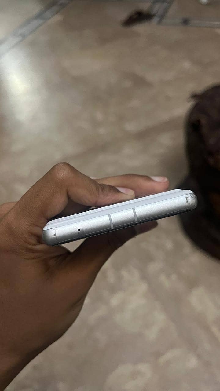 Google Pixel 7a 2