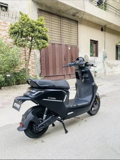 EVEE S1 scooty