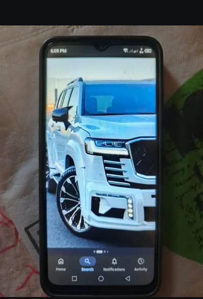 Infinix Hot 10i  / 6 / 128 / Urgent Sale / watts: 03705433273