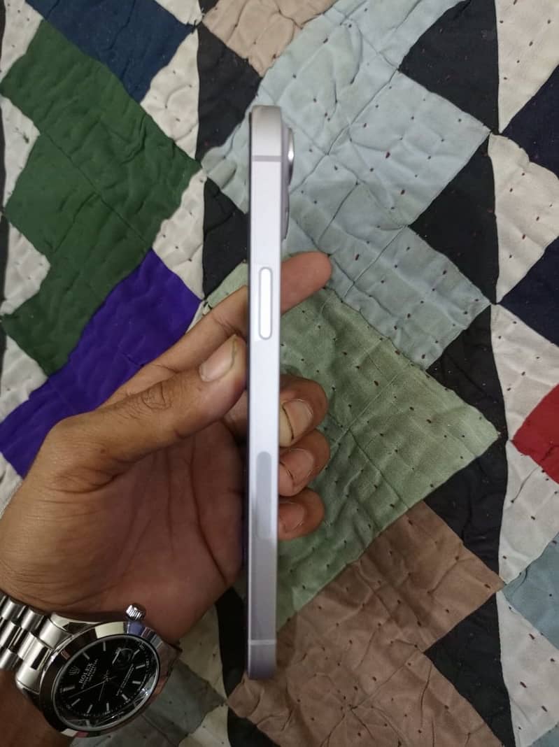 Apple iPhone 14 plus 3