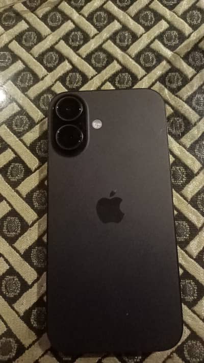 Apple iPhone 16