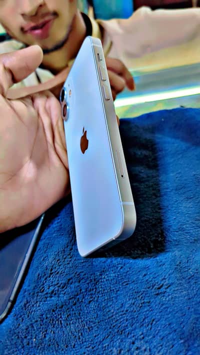 Apple iPhone 12 mini