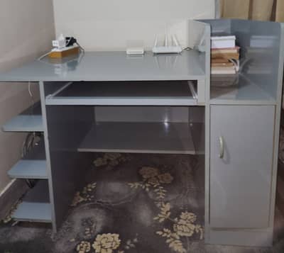 Computer/Study table with strong shelf for sale