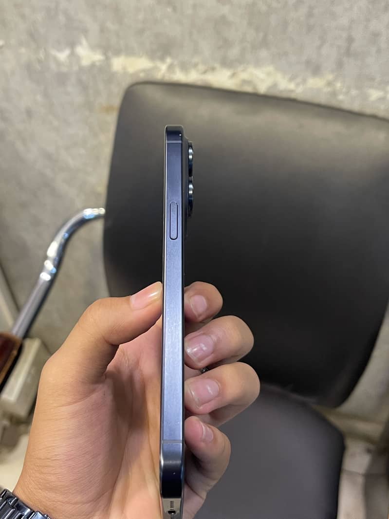 Iphone 15 pro max 3