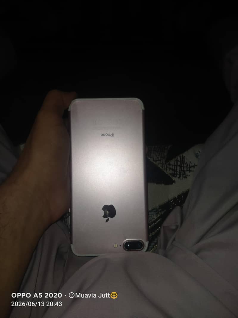 Apple iPhone 7 Plus 3
