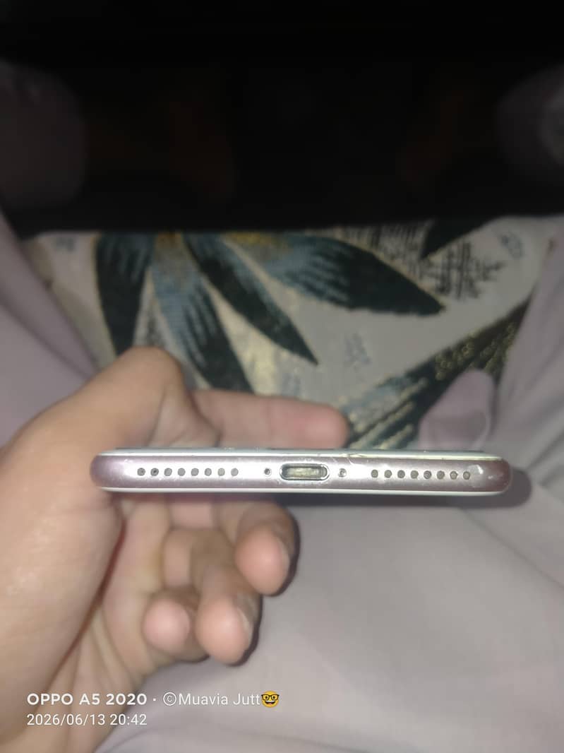 Apple iPhone 7 Plus 5