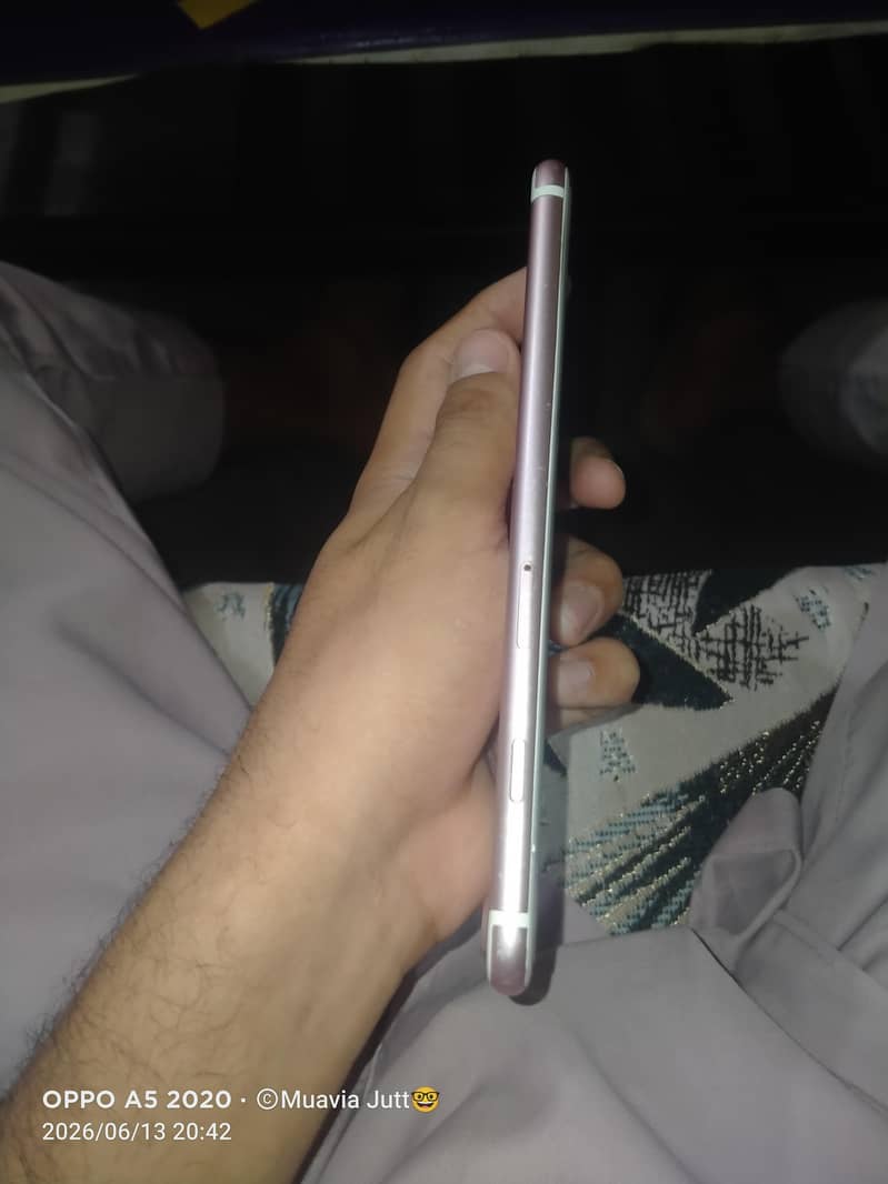 Apple iPhone 7 Plus 4