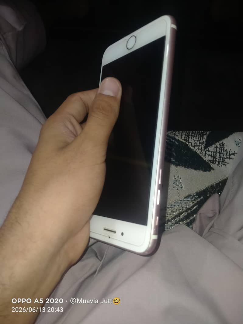 Apple iPhone 7 Plus 1