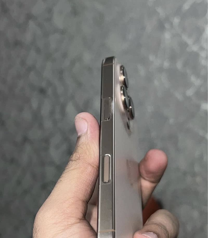 Iphone 16 pro 2