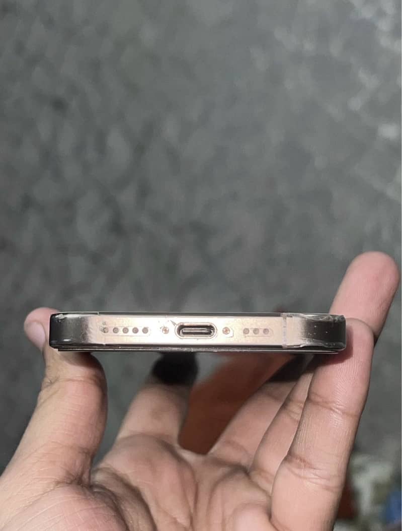 Iphone 16 pro 6