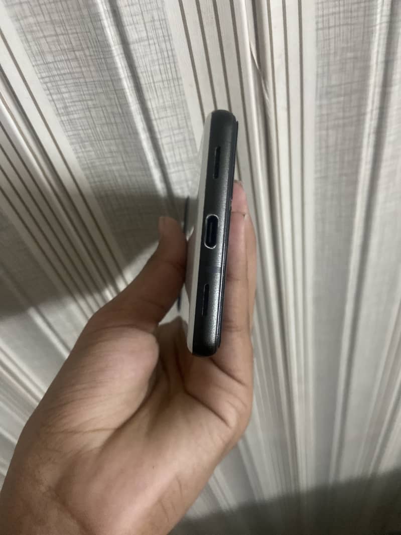 Google Pixel 6a 03216770021 3