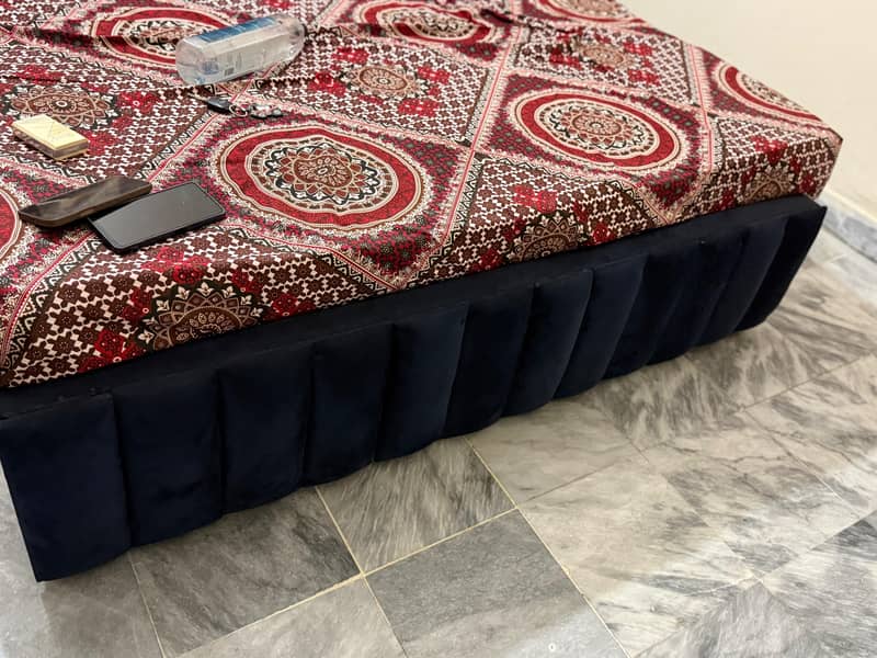 Queen Size Bed 1