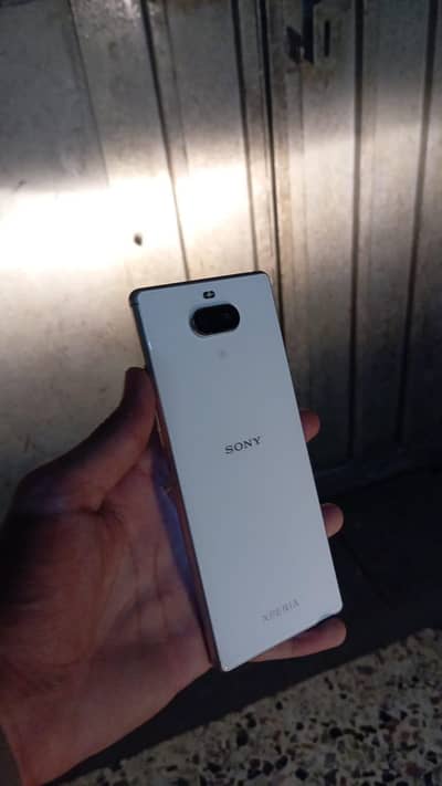 Sony Xperia 8