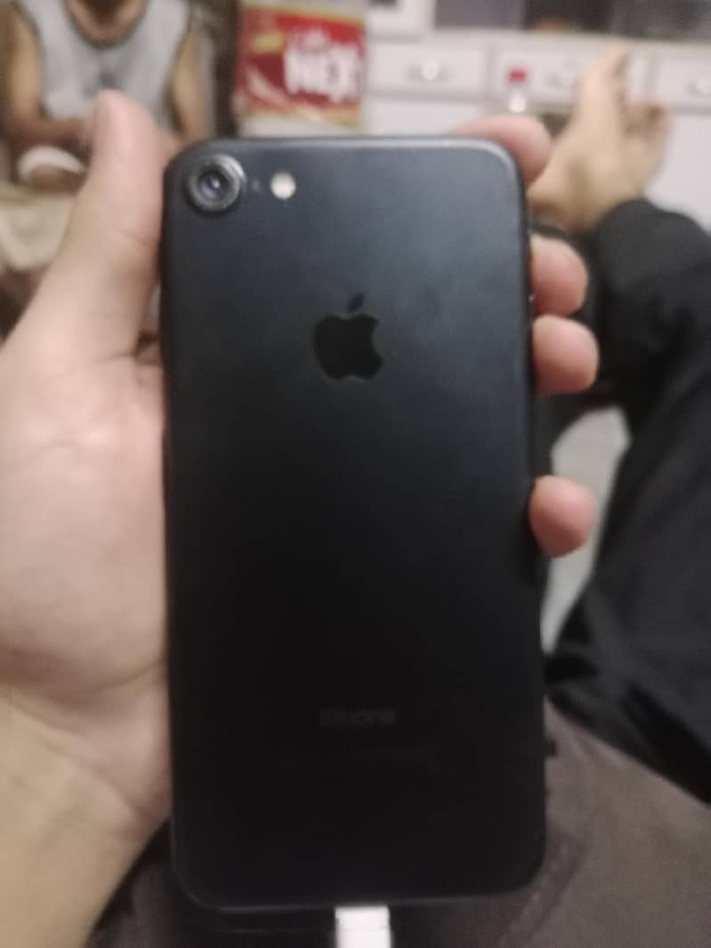 Apple iPhone 7 1
