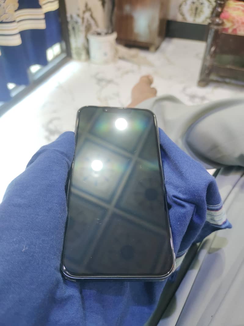 Apple iPhone 13 2