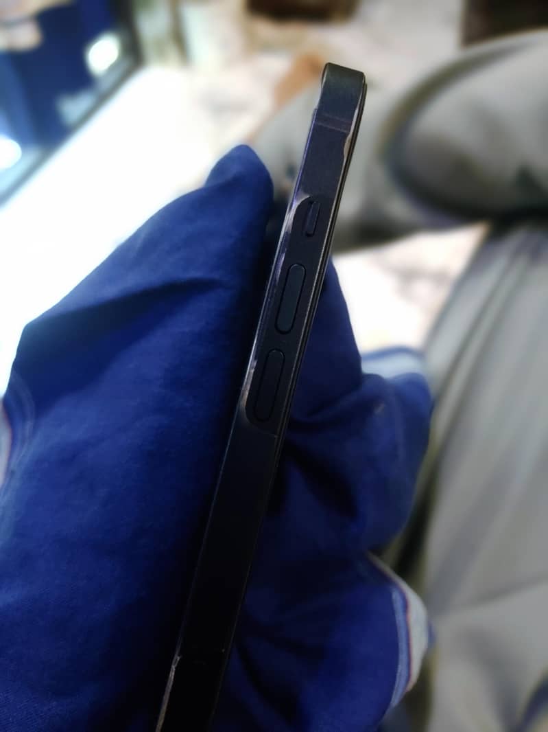 Apple iPhone 13 3