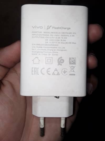 I'm selling an original adapter and type c cable. . original vivo brand