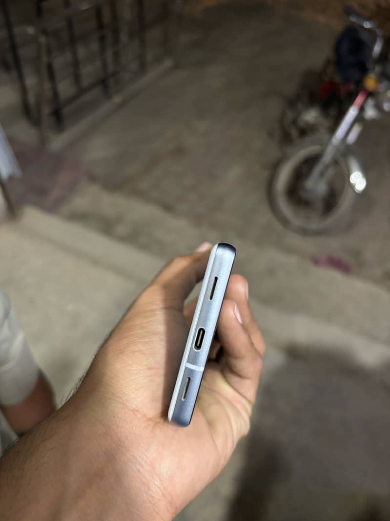 Google Pixel 7a 4