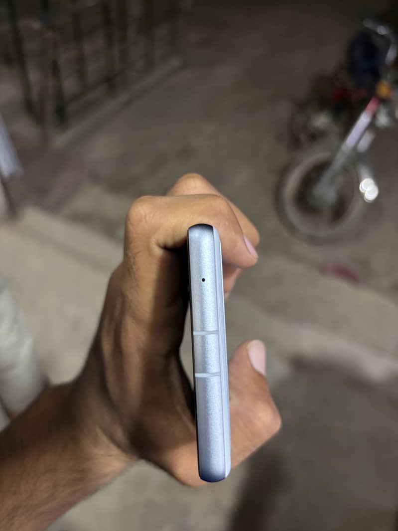 Google Pixel 7a 5