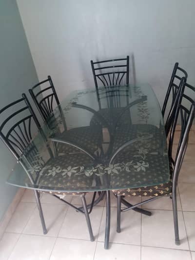 dinning table and chairs
