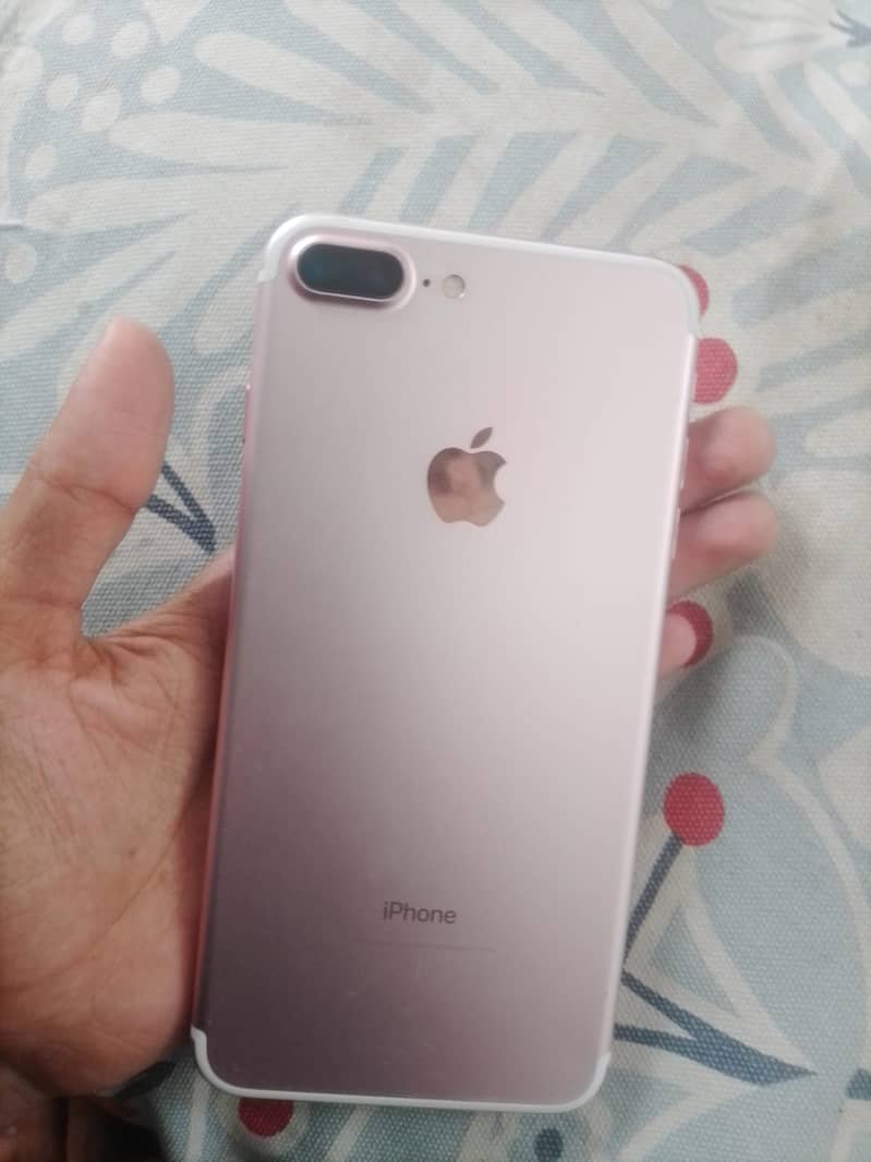 Apple iPhone 7 Plus 0
