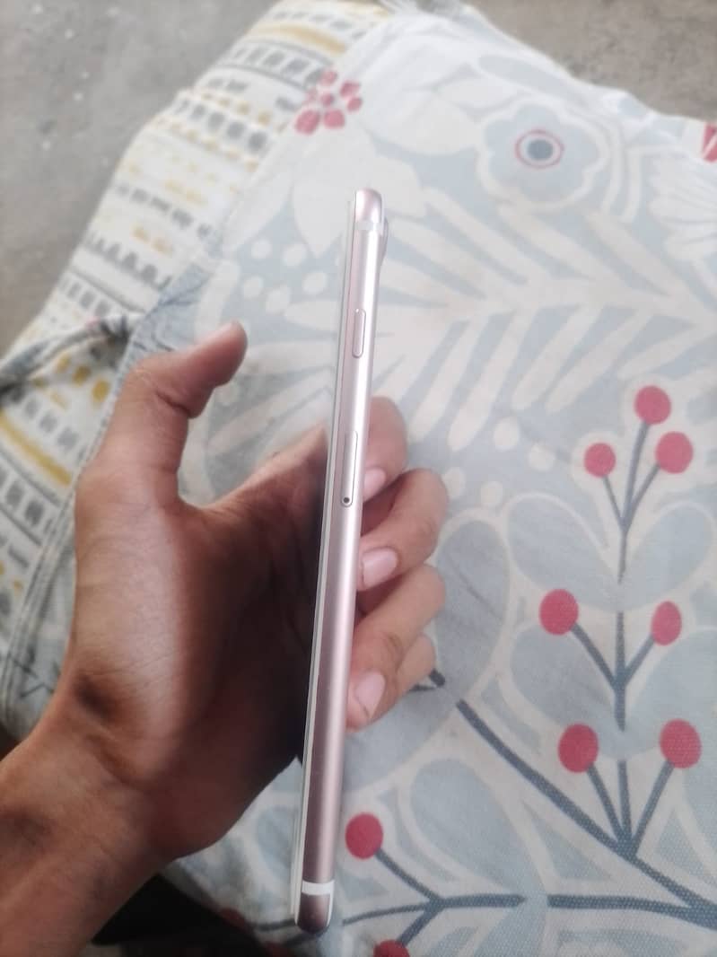 Apple iPhone 7 Plus 3