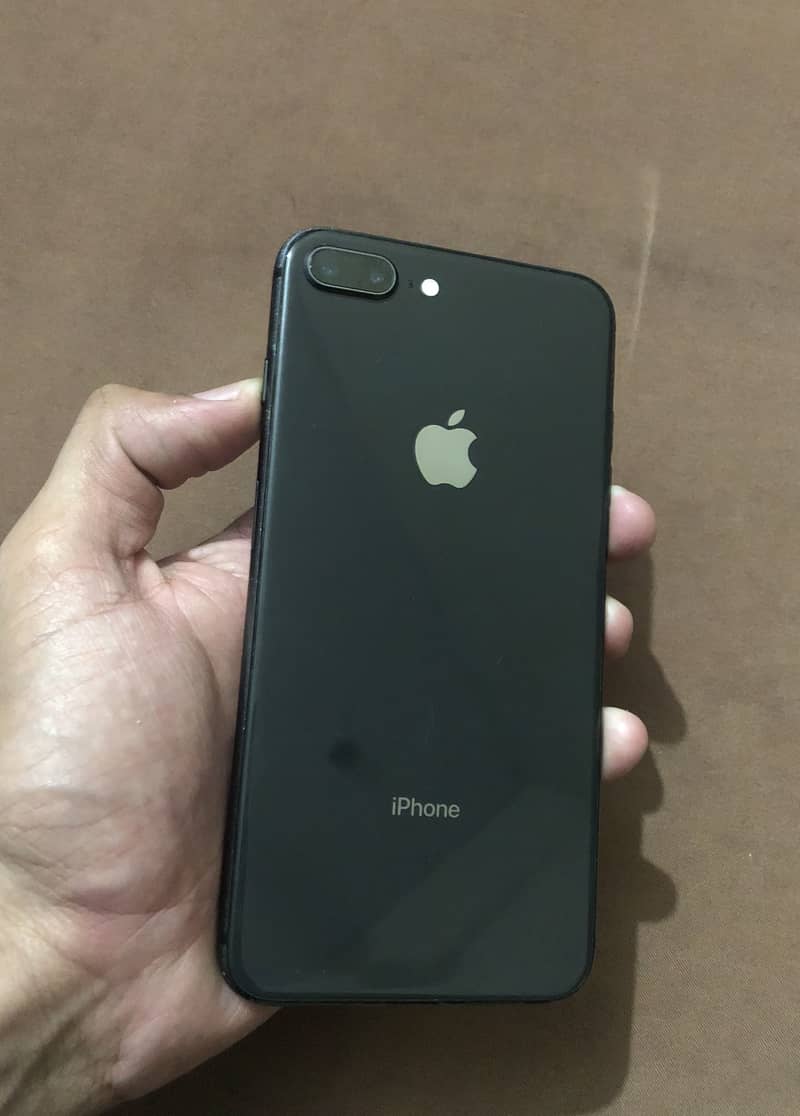 Apple iPhone 8 Plus 0