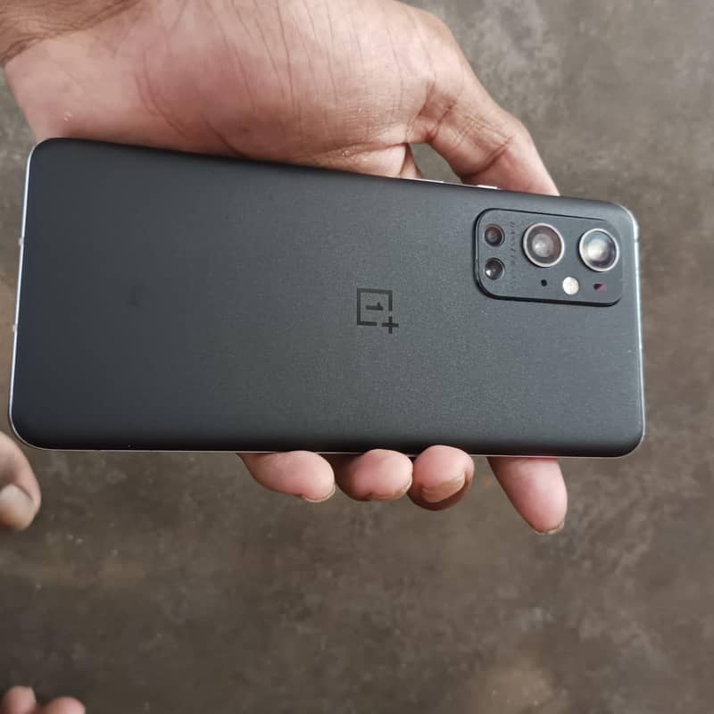 One Plus 9 Pro. . . . . . . . . . . . . read description 0