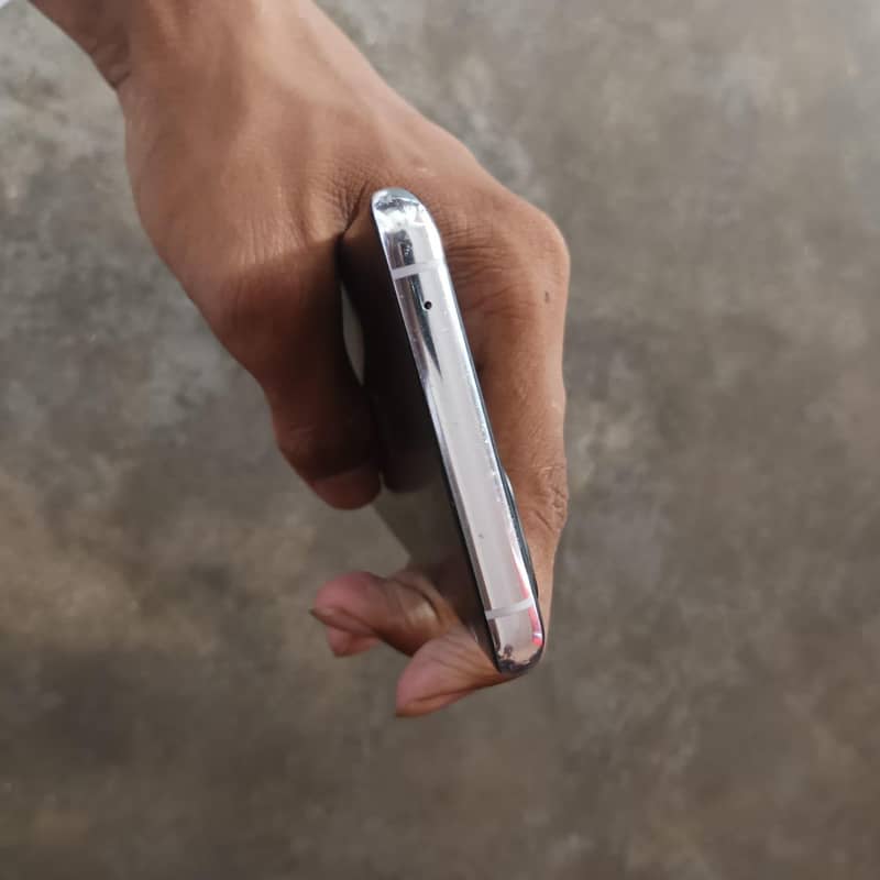 One Plus 9 Pro. . . . . . . . . . . . . read description 2