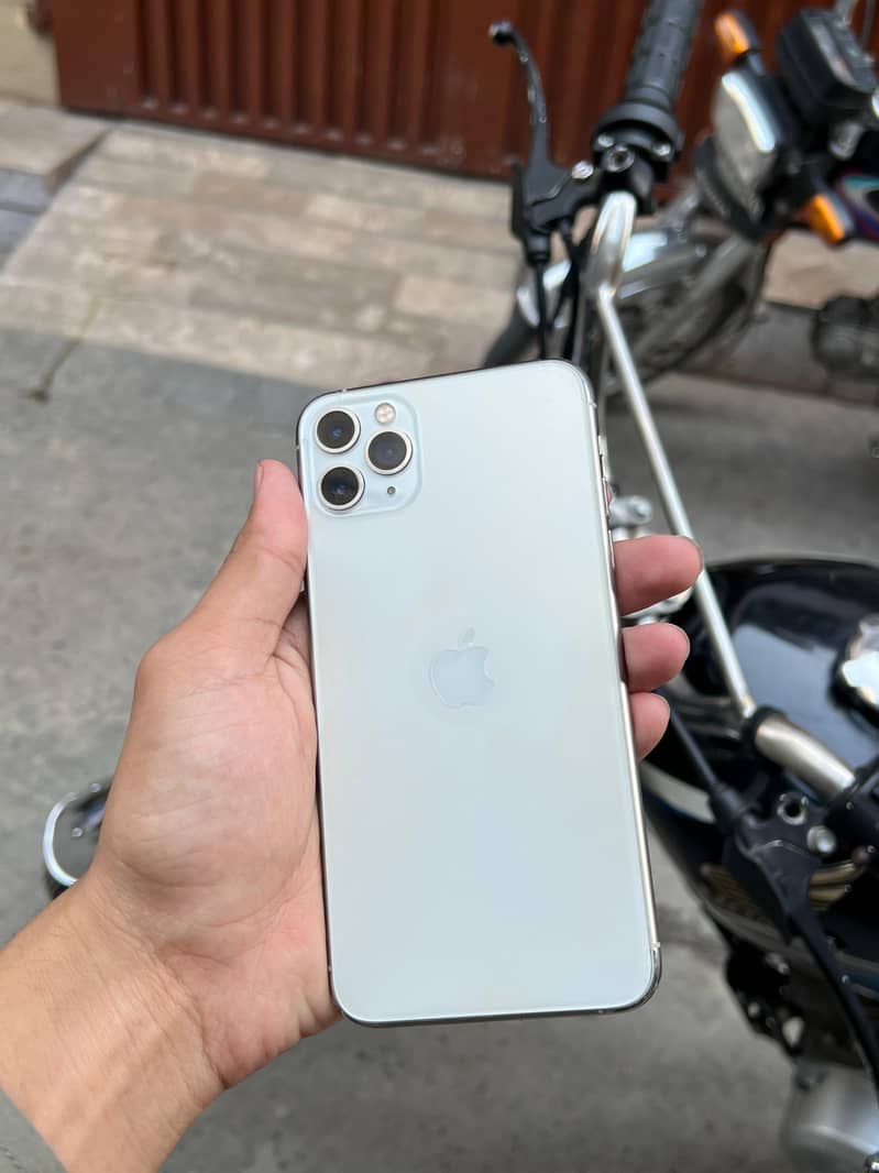 iPhone 11 Pro Max 2