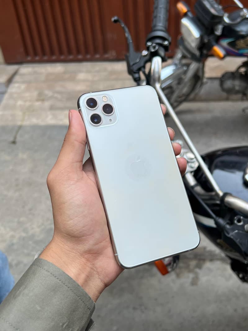 iPhone 11 Pro Max 7