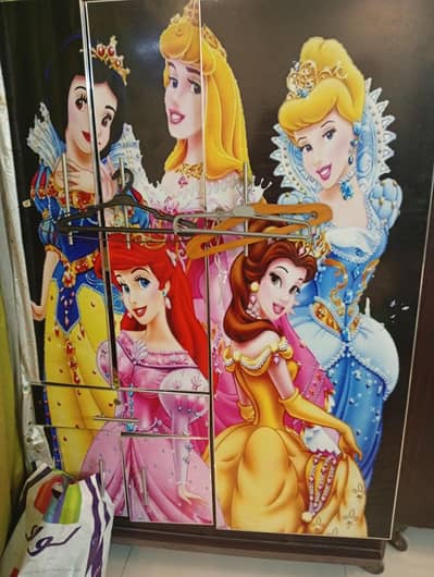 kids wardrobe