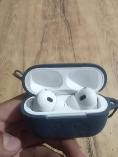 just like new earphone cheapest FREE COVER FOR EARPHONE