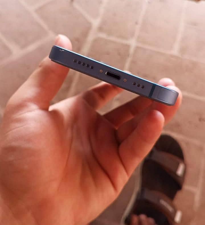 Apple iPhone 13 3