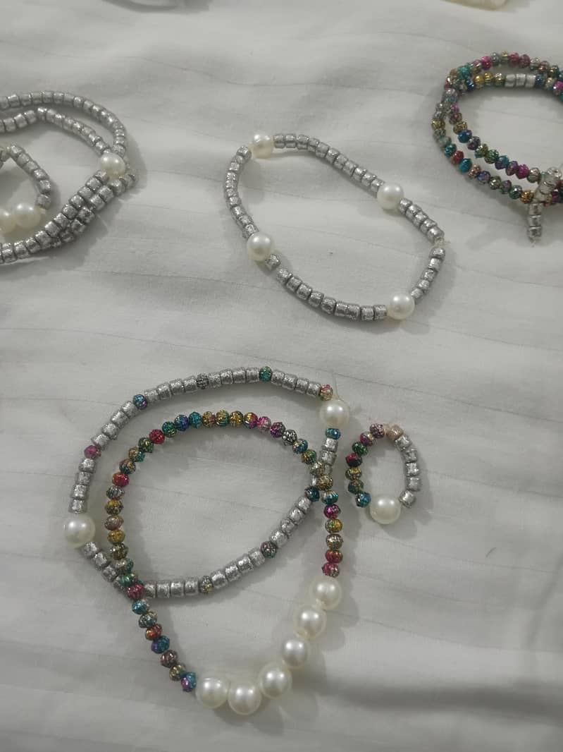 beads bracelets 0