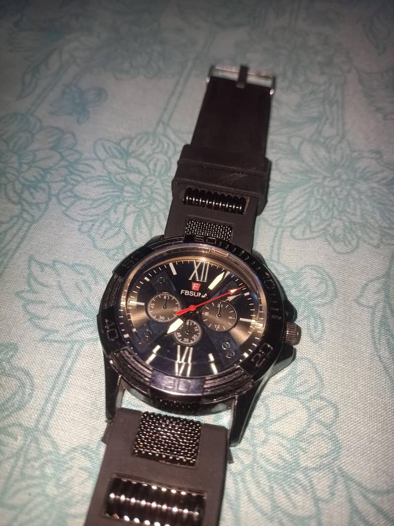 Men watch 2