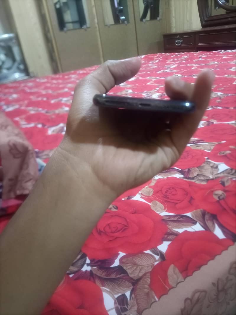 Apple iPhone X 3