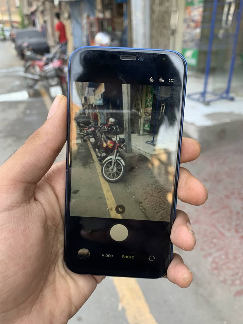 Apple iPhone 12 mini 0